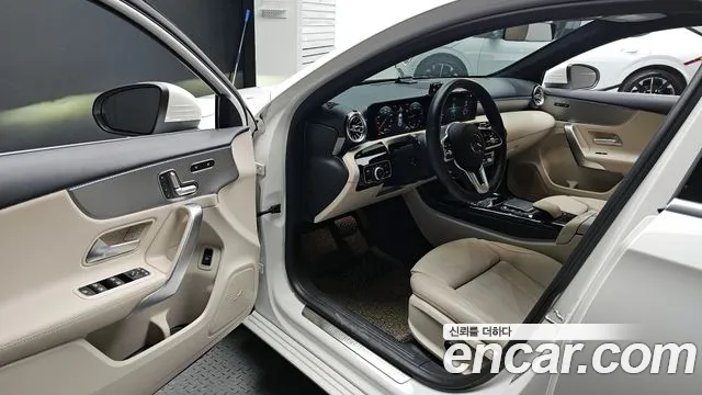 Mercedes-Benz A-Class 2021 — фото 13