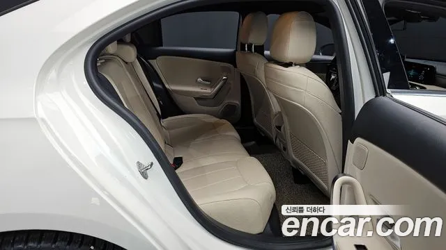 Mercedes-Benz A-Class 2021 — фото 17