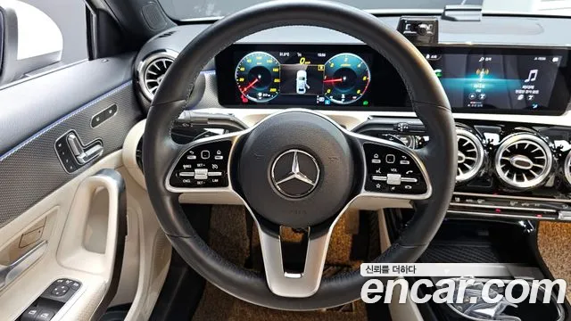 Mercedes-Benz A-Class 2021 — фото 18