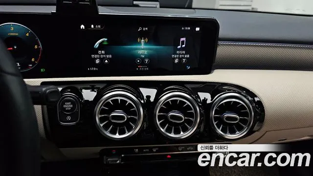 Mercedes-Benz A-Class 2021 — фото 19