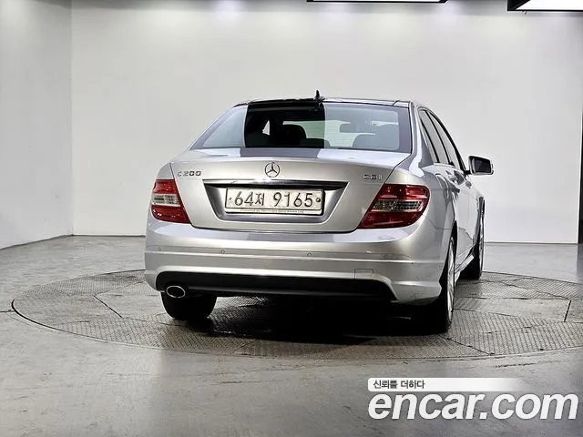 Mercedes-Benz C-Class 2010 — фото 3
