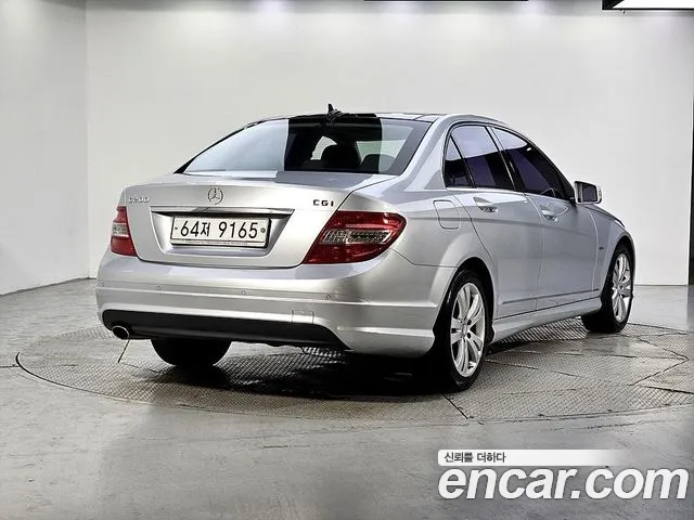 Mercedes-Benz C-Class 2010 — фото 4