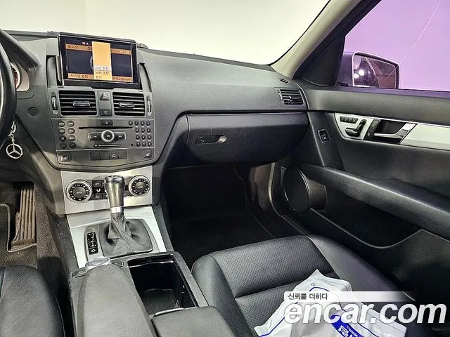 Mercedes-Benz C-Class 2010 — фото 10