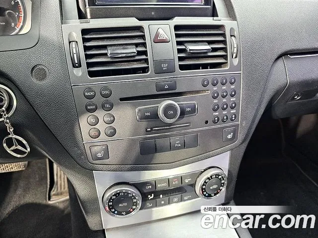 Mercedes-Benz C-Class 2010 — фото 13