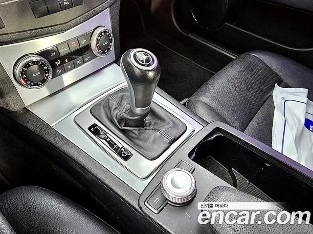 Mercedes-Benz C-Class 2010 — фото 15
