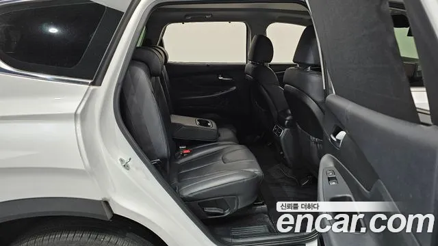 Hyundai Santafe 2022 — фото 17