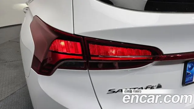 Hyundai Santafe 2022 — фото 9