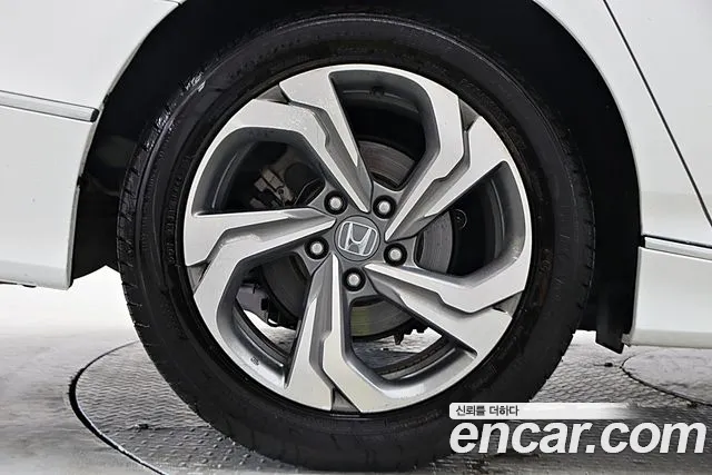 Honda Accord 2019 — фото 18