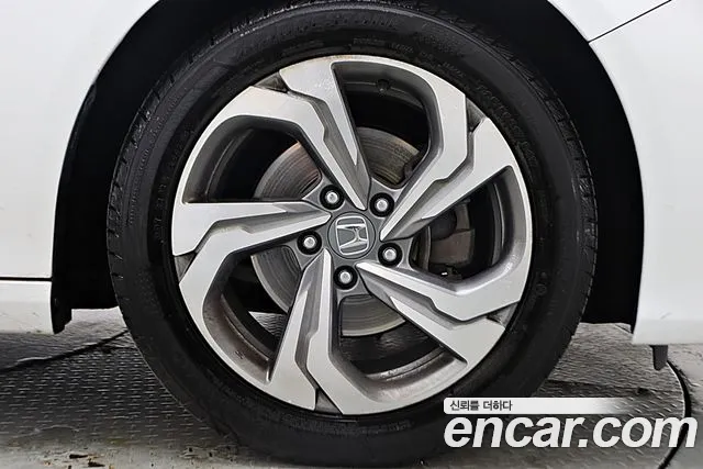 Honda Accord 2019 — фото 19