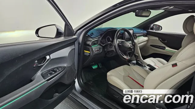 Hyundai Veloster 2018 — фото 10
