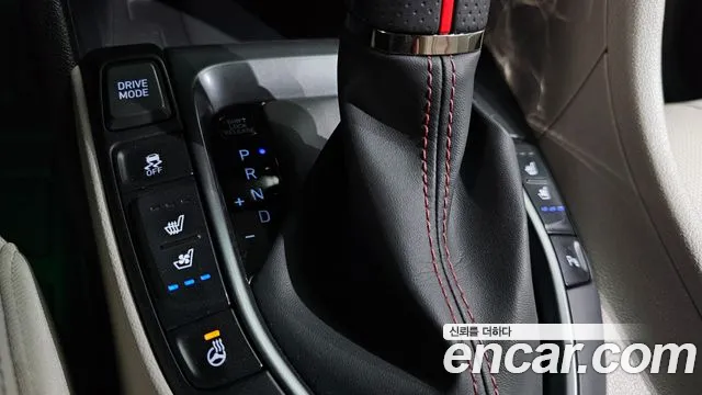 Hyundai Veloster 2018 — фото 17