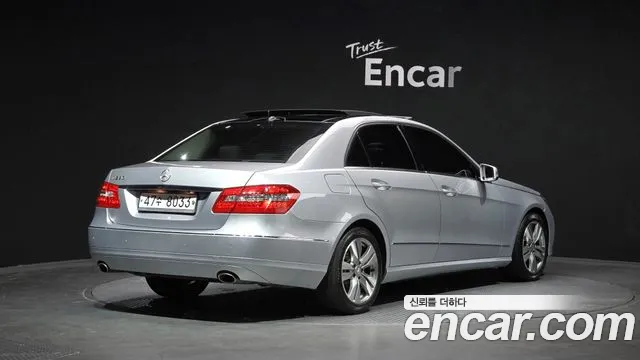 Mercedes-Benz E-Class 2010 — фото 2