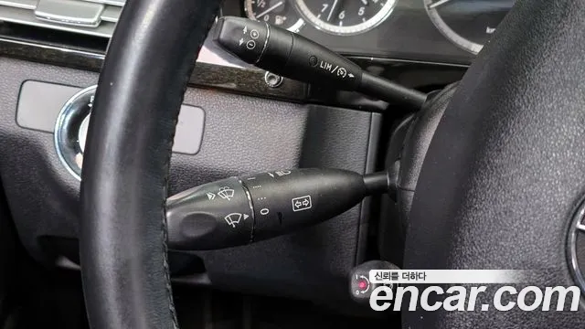 Mercedes-Benz E-Class 2010 — фото 14