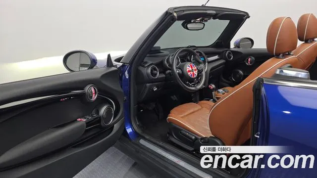 Mini Cooper Convertible 2019 — фото 13