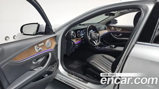 Mercedes-Benz E-Class 2020 — фото 13