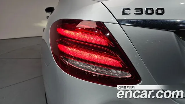 Mercedes-Benz E-Class 2020 — фото 9