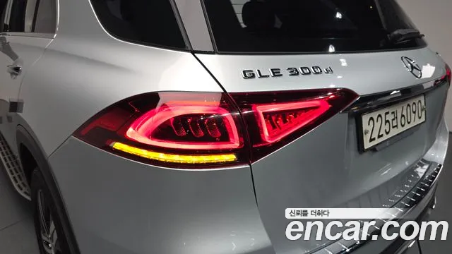 Mercedes-Benz GLE-Class 2019 — фото 8