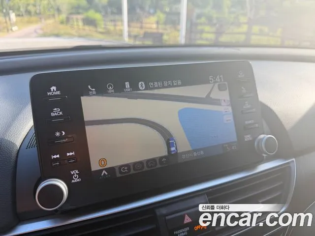 Honda Accord 2019 — фото 12