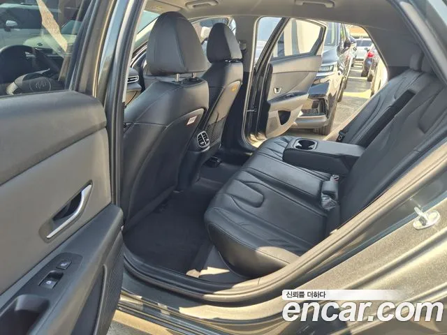 Hyundai AVANTE 2023 — фото 11
