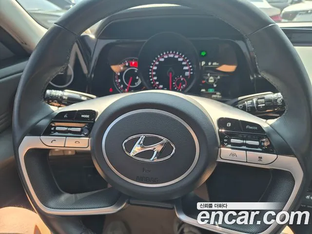 Hyundai AVANTE 2023 — фото 16