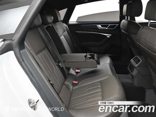 Audi A7 2021 — фото 12