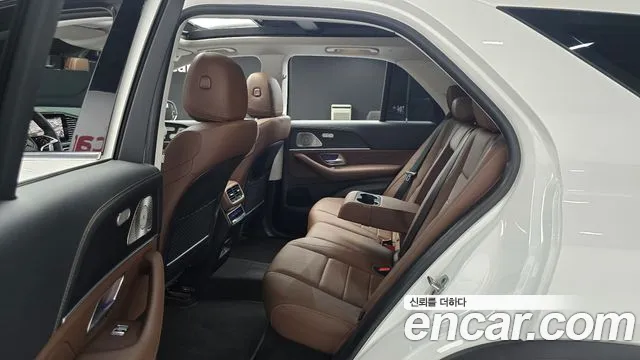 Mercedes-Benz GLE-Class 2025 — фото 17