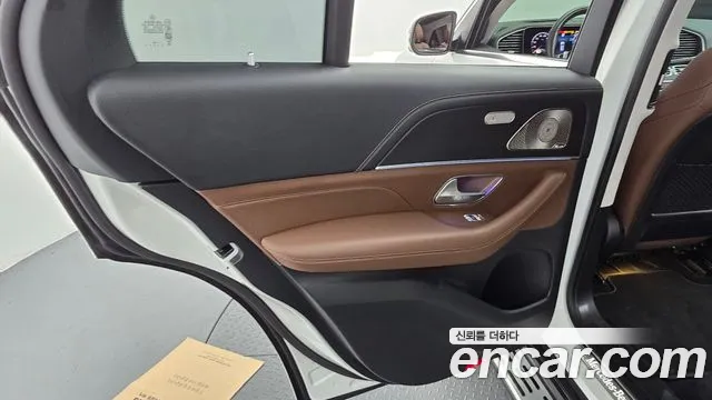 Mercedes-Benz GLE-Class 2025 — фото 15