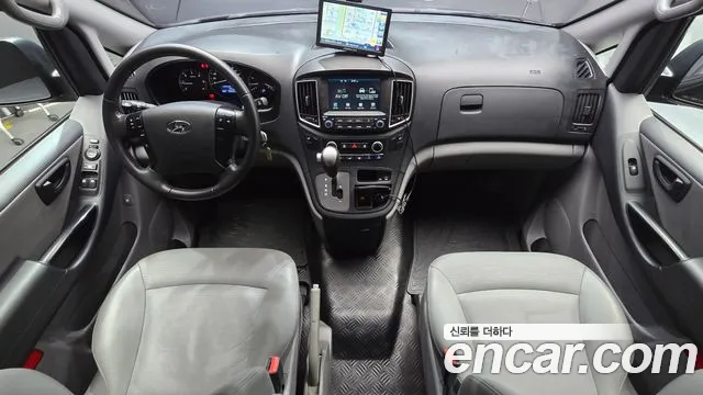 Hyundai Starex 2021 — фото 7