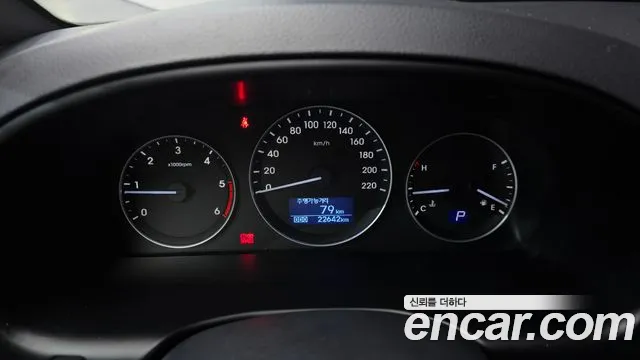 Hyundai Starex 2021 — фото 8