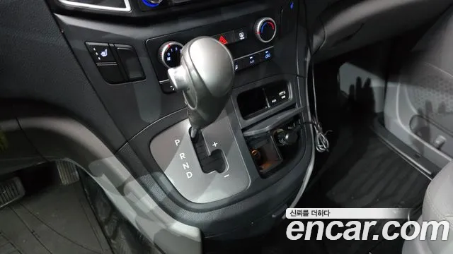 Hyundai Starex 2021 — фото 9