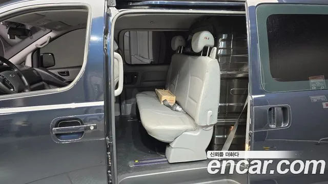 Hyundai Starex 2021 — фото 11