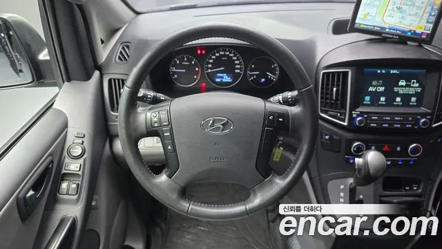 Hyundai Starex 2021 — фото 13