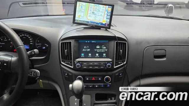 Hyundai Starex 2021 — фото 19