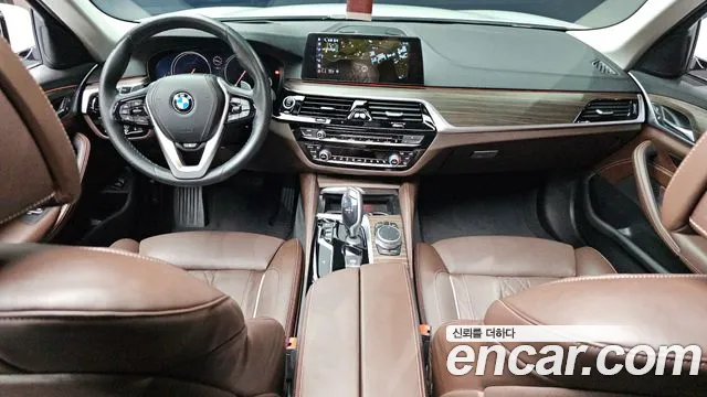 BMW 5-Series 2018 — фото 10