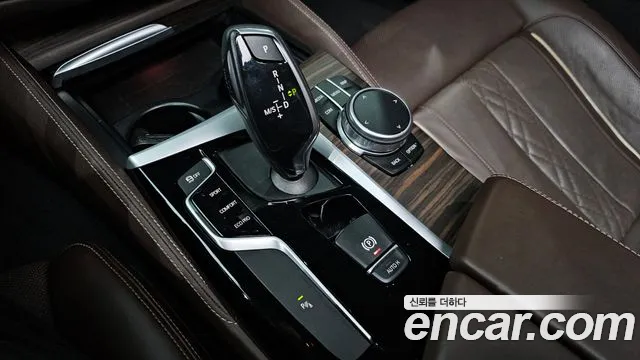BMW 5-Series 2018 — фото 12