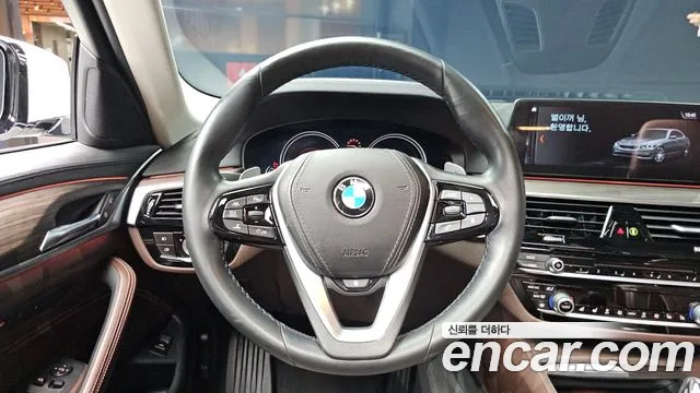 BMW 5-Series 2018 — фото 19