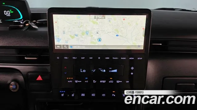 Hyundai Staria 2025 — фото 16