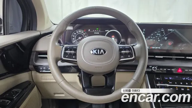 Kia Canival 2021 — фото 13