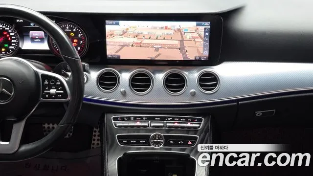 Mercedes-Benz E-Class 2020 — фото 20