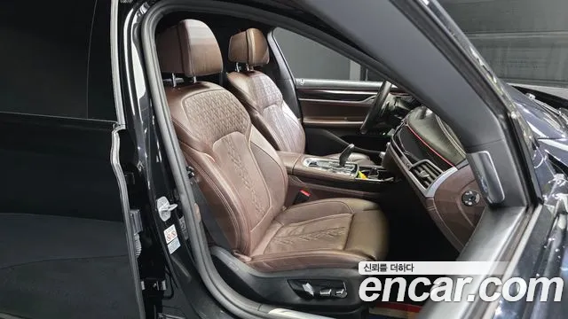 BMW 7-Series 2018 — фото 17