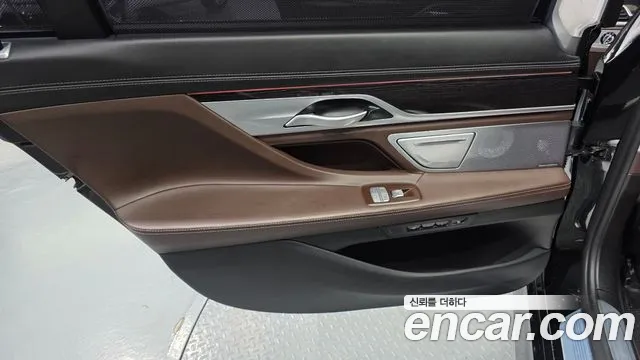 BMW 7-Series 2018 — фото 15