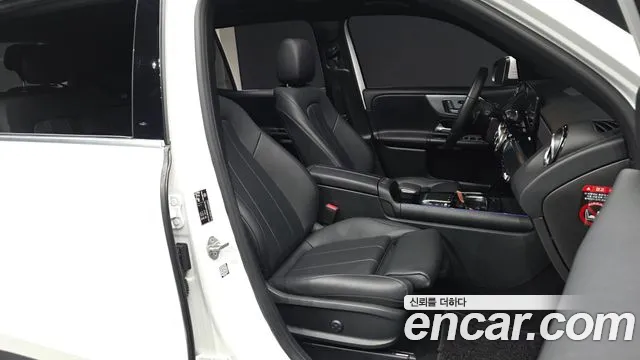 Mercedes-Benz GLB-Class 2021 — фото 17