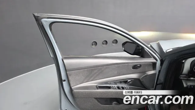 Hyundai AVANTE 2023 — фото 14