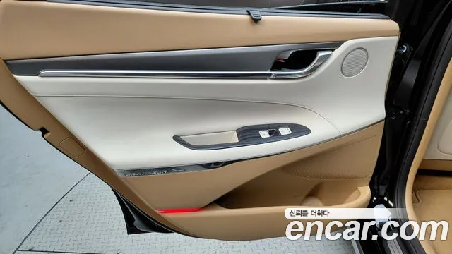 Hyundai Grandeur 2023 — фото 15