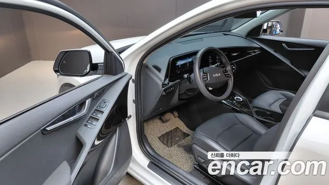 Kia Niro 2024 — фото 13