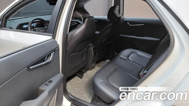 Kia Niro 2024 — фото 18