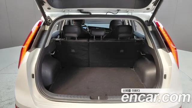 Kia Niro 2024 — фото 25