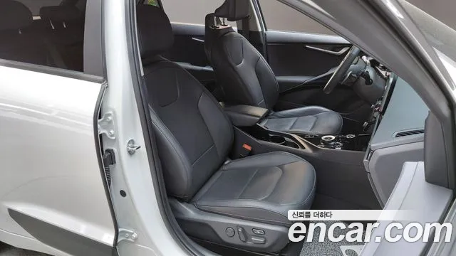 Kia Niro 2024 — фото 16