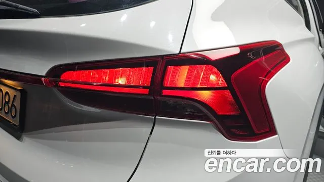 Hyundai Santafe 2021 — фото 9