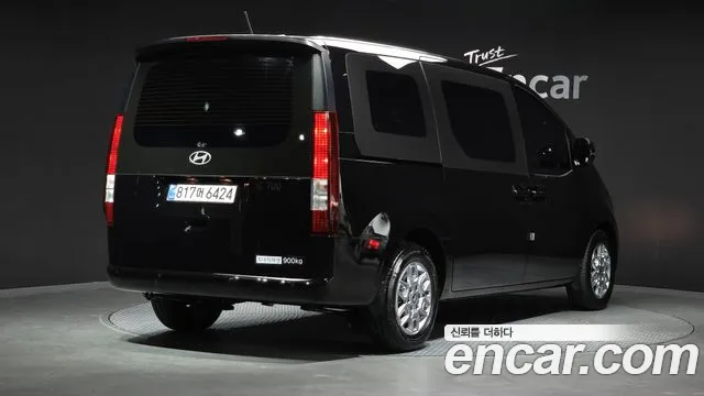 Hyundai Staria 2025 — фото 2